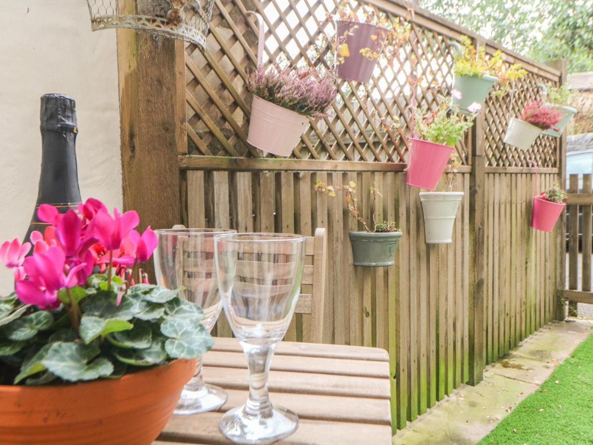 Ardeevin Cottage バクストン エクステリア 写真